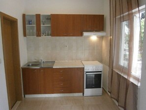 Apartment (A1) | Private kitchen - Apartments Niki (Slivno)