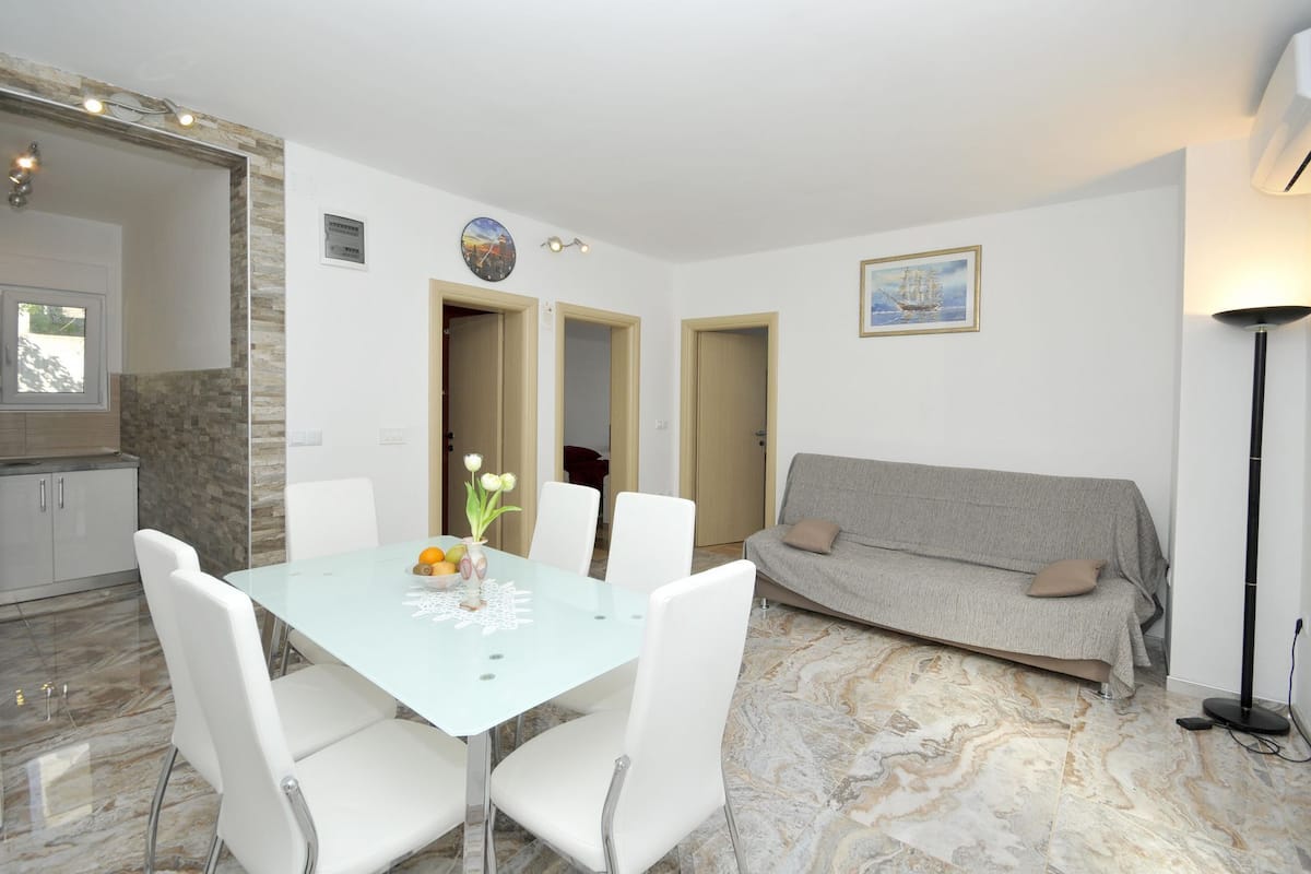 Apartment (A2) | Living room