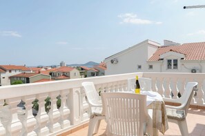 Apartment (A4) | Outdoor dining - Apartments Sabina (Vodice)