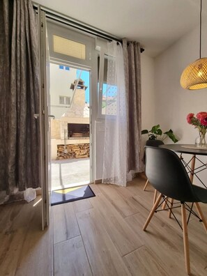 Studio (A1) | Interior - Apartments Edvard (Split)