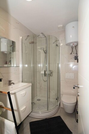 Studio (A1) | Bathroom - Apartments Edvard (Split)