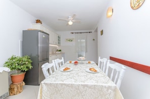 Apartment (A1) | Dining - Apartment Bosiljka (Marina)