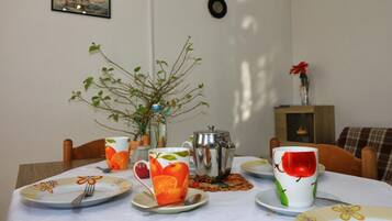 Apartment (A2) | Living room