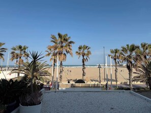Beach nearby - Apartamento diseño frente al mar - Playa Arenas (Valencia)