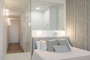 Bügeleisen/Bügelbrett, WLAN, Bettwäsche