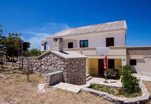 Building design - Apartments Mario (Razanac)