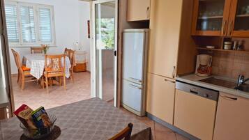 Apartment (A2) | Private kitchen | Espresso maker, fridge, oven, stovetop