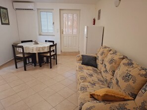 Apartment (A1) | Living room - Apartments Mario (Razanac)