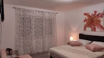 Apartment (A3) | Iron/ironing board, WiFi (free)