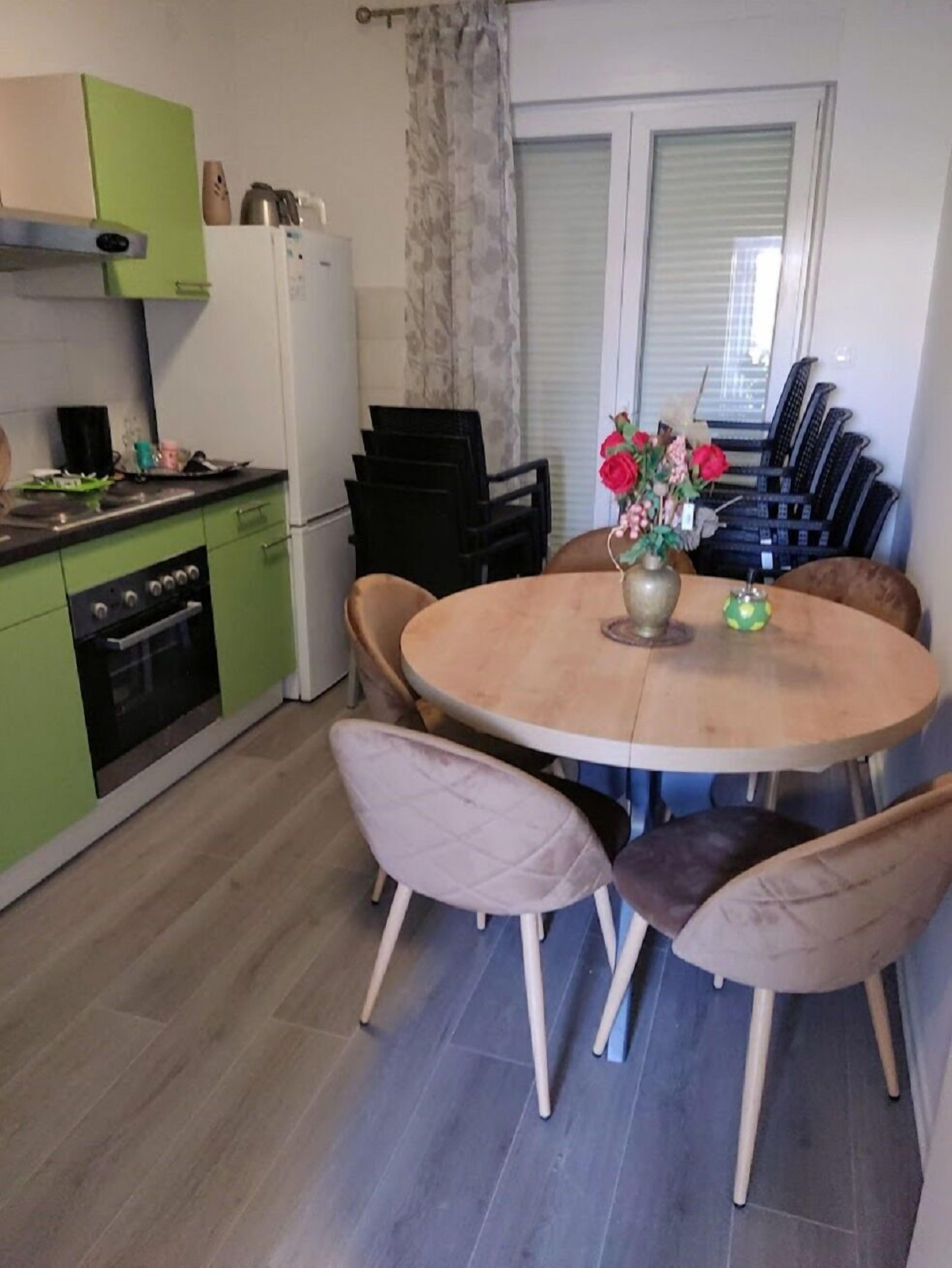 Apartment (A3) | Private kitchen | Fridge, stovetop, dishwasher, electric kettle