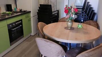 Apartment (A3) | Private kitchen | Fridge, stovetop, dishwasher, electric kettle