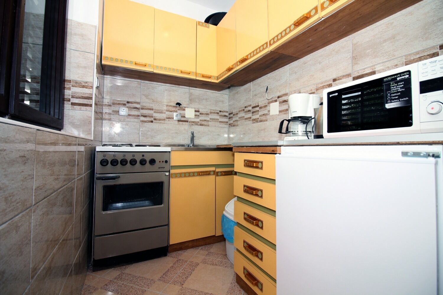 House | Private kitchen | Fridge, microwave, oven, stovetop