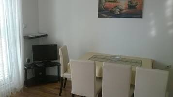 Apartment (A5) | Speisen