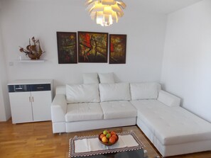 Apartment (A6) | Living room | DVD player - Apartment Markle (Rab)