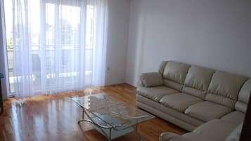 Apartment (A4) | Living room | DVD player