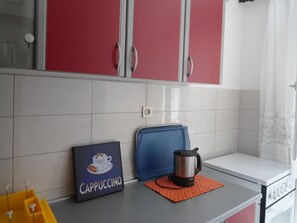 Apartment (A2) | Private kitchen - Apartments Villa Tanja (Vodice)