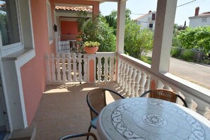 Terrace/patio - Apartments Jozefina (Malinska-Dubasnica)