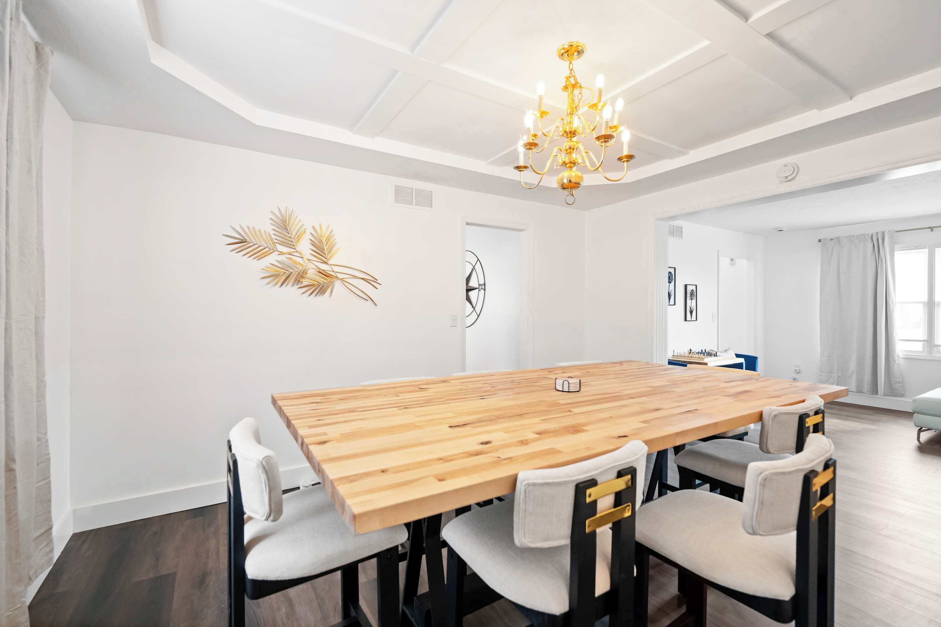 Rumah, Beberapa Tempat Tidur, hot tub, pemandangan kebun (Nookside Grand Estate) | Tempat makan