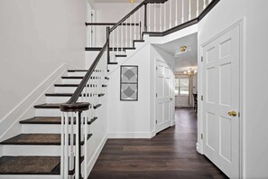 Interior - Nookside Grand Estate For 8 (Hamilton)