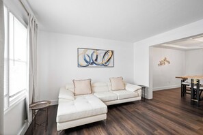 House, Multiple Beds, Hot Tub, Garden View (Nookside Grand Estate) | Living area - Nookside Grand Estate For 8 (Hamilton)