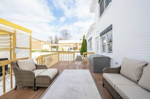 House, Multiple Beds, Hot Tub, Garden View (Nookside Grand Estate) | Terrace/patio