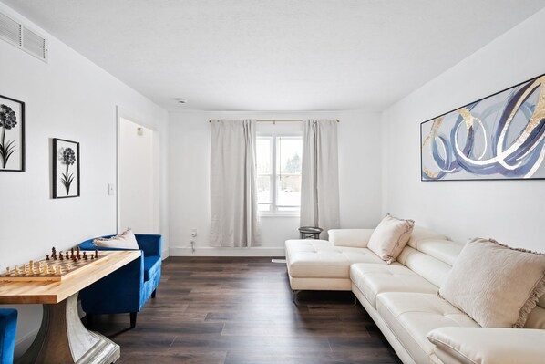 House, Multiple Beds, Hot Tub, Garden View (Nookside Grand Estate) - Nookside Grand Estate For 8 (Hamilton)