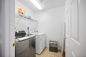 House, Multiple Beds, Hot Tub, Garden View (Nookside Grand Estate) | Laundry - Nookside Grand Estate For 8 (Hamilton)