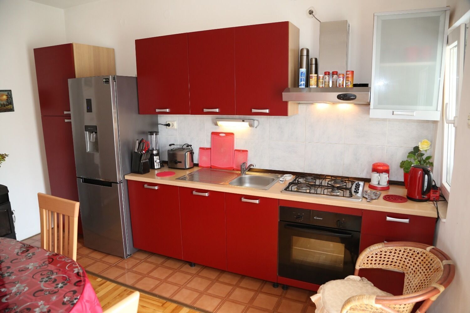 Apartment (A1) | Private kitchen | Fridge, microwave, oven, stovetop