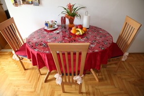 Apartment (A1) | Speisen