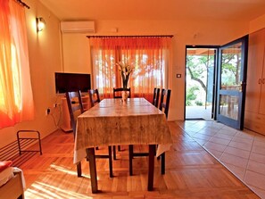 Apartment (A3) | Dining - Apartments Mari (Starigrad)
