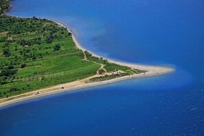 Beach nearby - Apartments Mari (Starigrad)