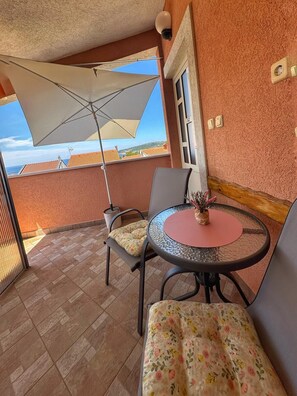 Apartemen (A2) | Teras/patio