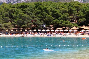 Beach - Apartments and Room Goran (Makarska)