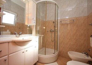 Apartment (A2) | Badezimmer
