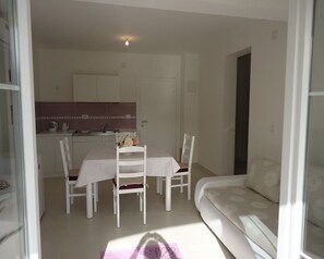 Dining - Apartments Mirjana (Pakostane)