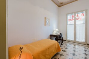 1 bedroom, WiFi, bed sheets - Single Room at Bnb Via Roma (Marsala)