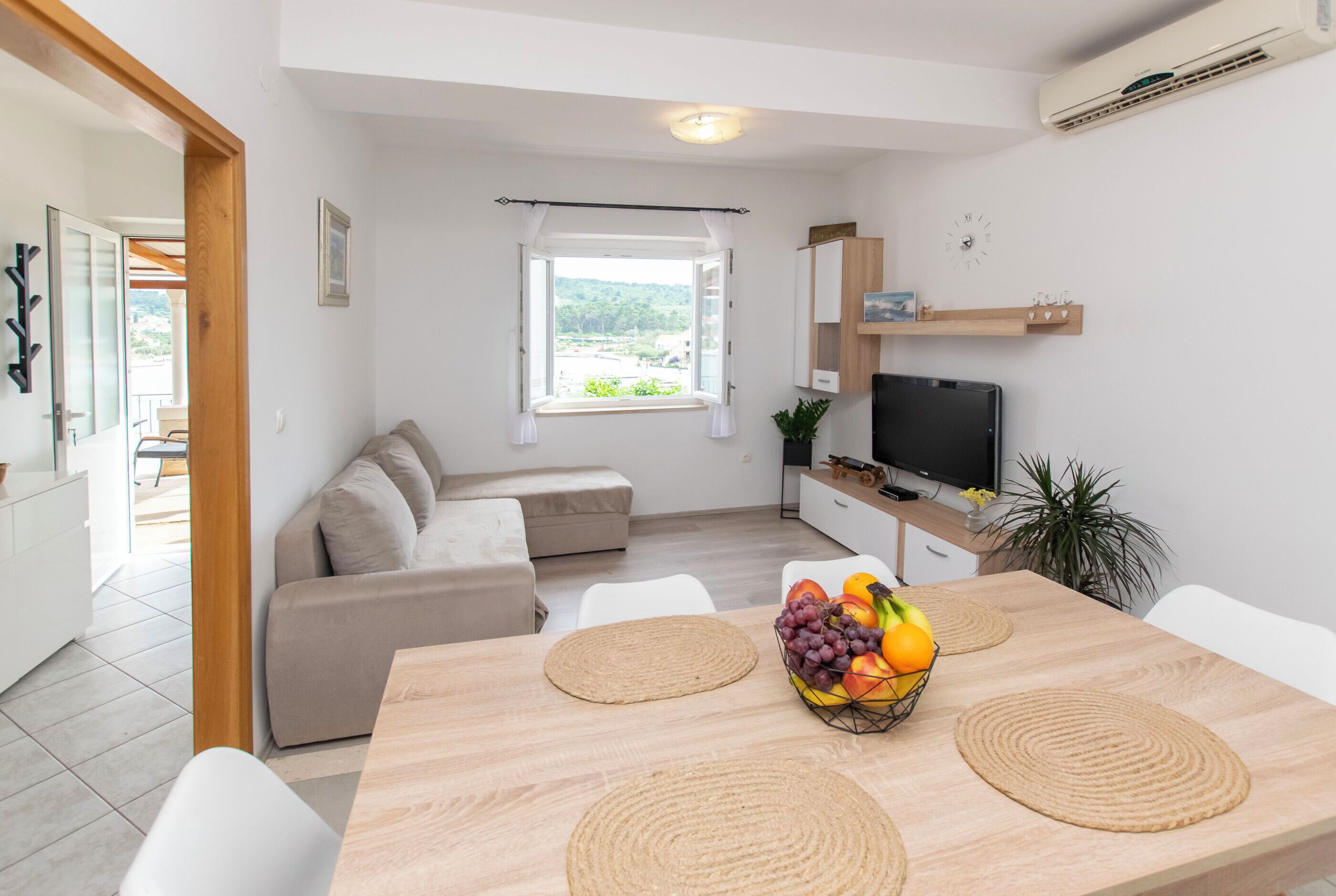 Apartment (A1) | Dining
