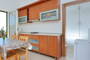 Apartment (A1) | Private kitchen - Apartments Ljuba (Marina)
