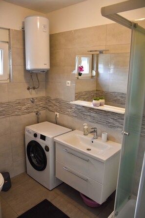 Apartment (A2) | Bathroom - Apartment Twigi (Nin)
