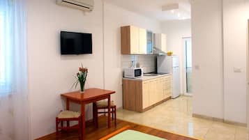 Studio (A2) | Private kitchen