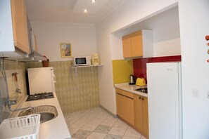 Private kitchen - Apartments and Rooms Robi (Podstrana)
