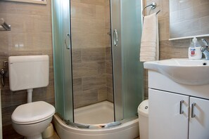 Room (S4) | Bathroom - Apartments and Rooms Robi (Podstrana)