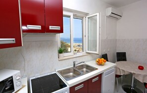 Apartment (A1) | Eigene Küche | Kühlschrank, Mikrowelle, Ofen, Herdplatte