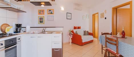 アパートメント (A2) | 専用キッチン | 冷蔵庫、オーブン、コンロ、エスプレッソマシン