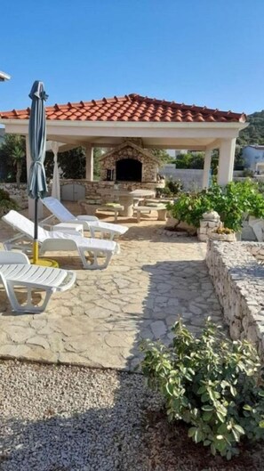 Courtyard - House Slobodna (Marina)