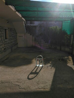 Free self-parking - Apartment Marija (Okrug)