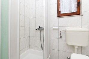 Apartment (A1) | Bathroom | Shower - Apartments Neva (Dugi Rat)