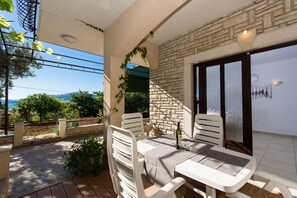 Apartment (A1) | Terrace/patio - Apartment Bareta (Okrug)