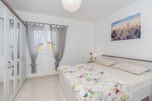 Apartment (A2)