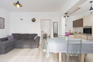 Apartment (A2) | Living room